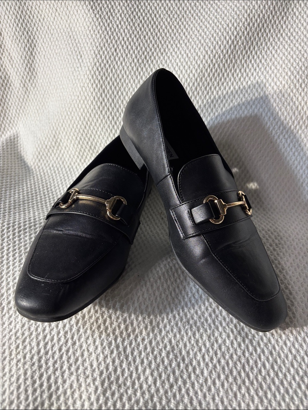 Steve Madden Sz 40 Black Vegan Leather Loafers with Gold Horsebit Buckle Detail